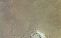 火星新发现！神秘巨型圆坑引发科学家热议